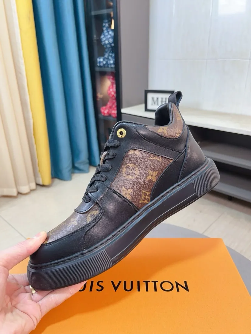 Ex-factory price 438🌹🌹【LOUIS VUITTON】Same style on Louis Vuitton* official website🚹Men's high-top casual shoes❤️Same style as popular celebrities and big names ~ Best-selling at home and abroad Lv focuses on the checkerboard series...Imported first-layer cowhide with special fabrics➕Full sheepskin lining➕Brand-specific hollow outsole💎Produced by OEM The highest version🔍🔍Number of codes: 38-44,